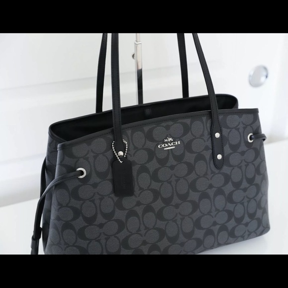 🌷Coach Drawstring Carryall In Signature NWT. - Picture 8 of 8